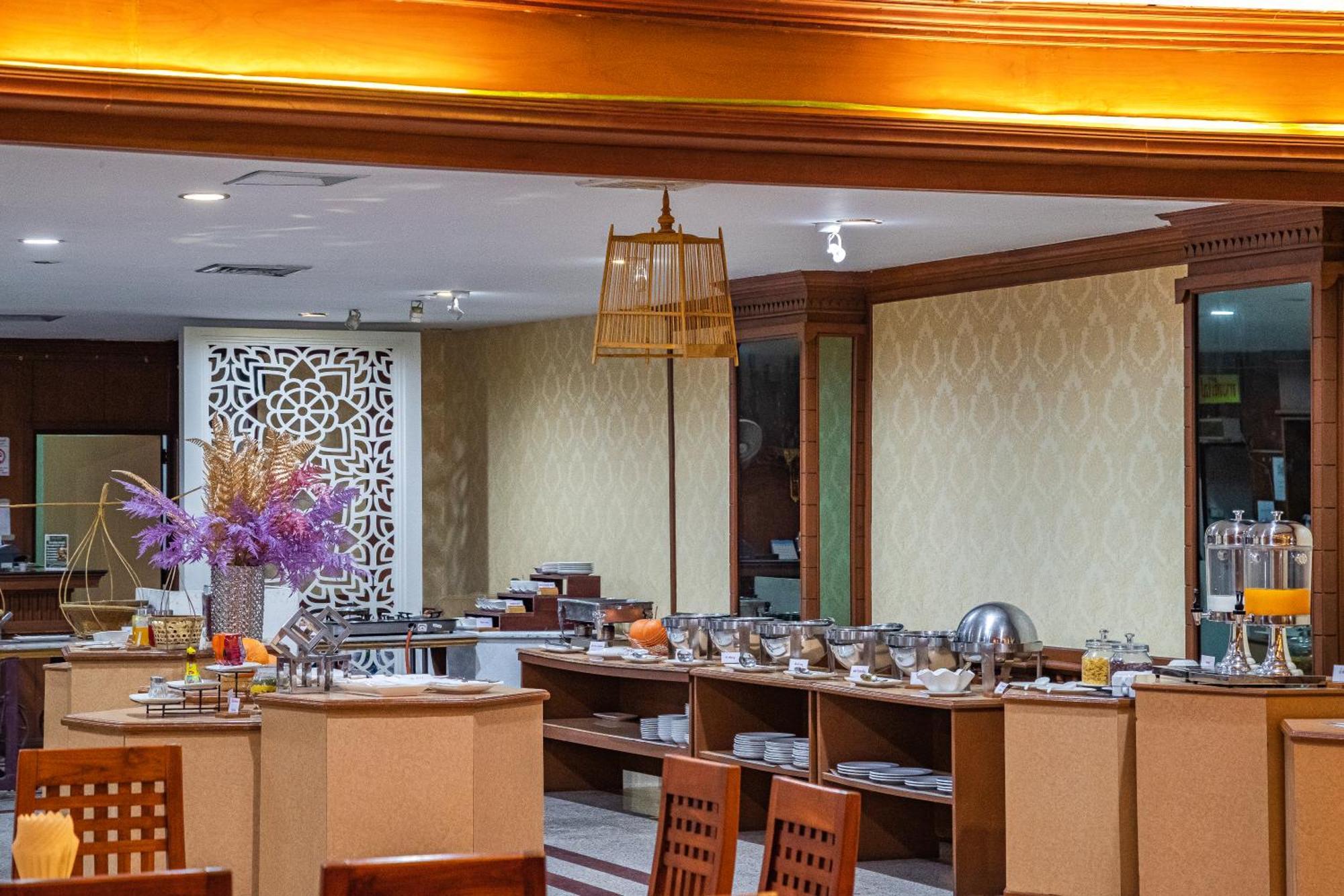 Thong Tarin Hotel Surin Eksteriør billede