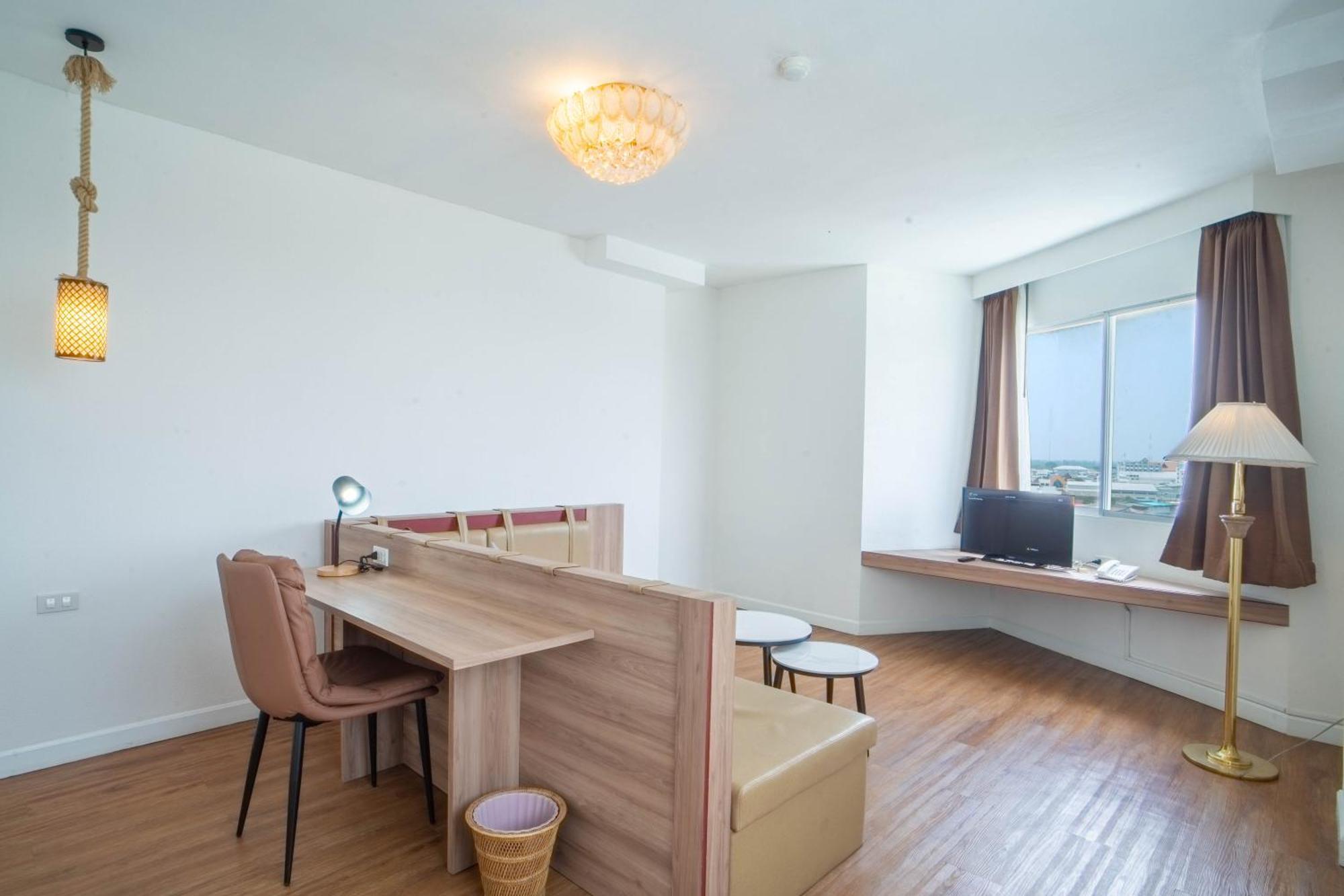 Thong Tarin Hotel Surin Eksteriør billede