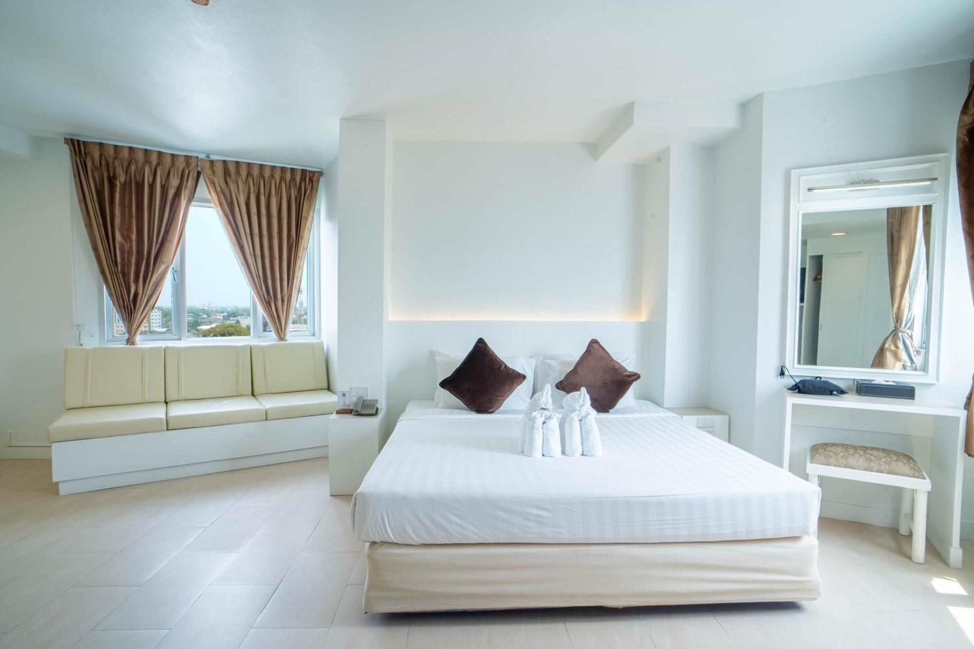 Thong Tarin Hotel Surin Eksteriør billede